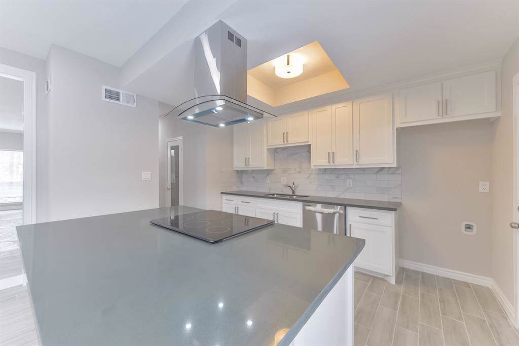 7700 Creekbend Drive - Photo 1