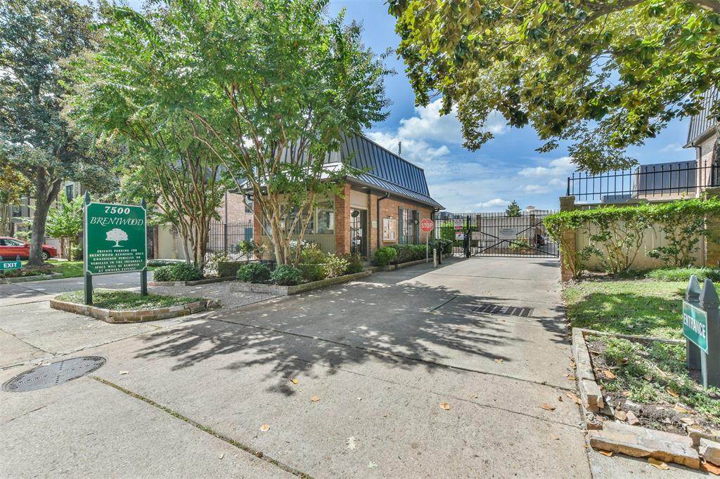 2400 Braeswood Boulevard - Photo 1