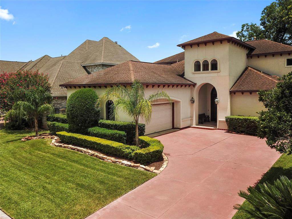 323 Lakeside Boulevard - Photo 1