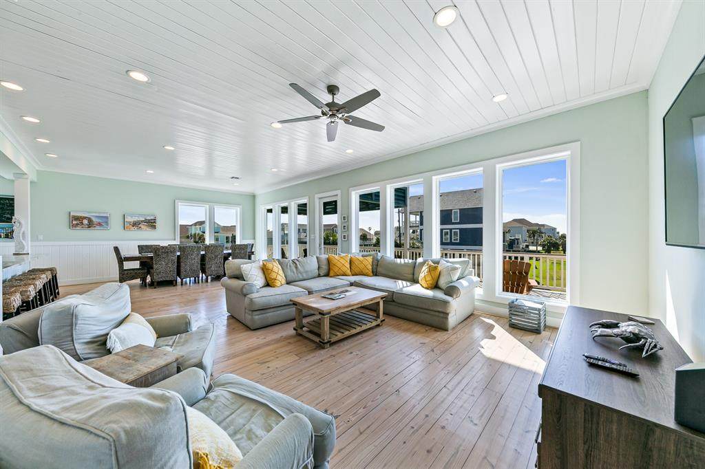 4111 Pirates Drive - Photo 1