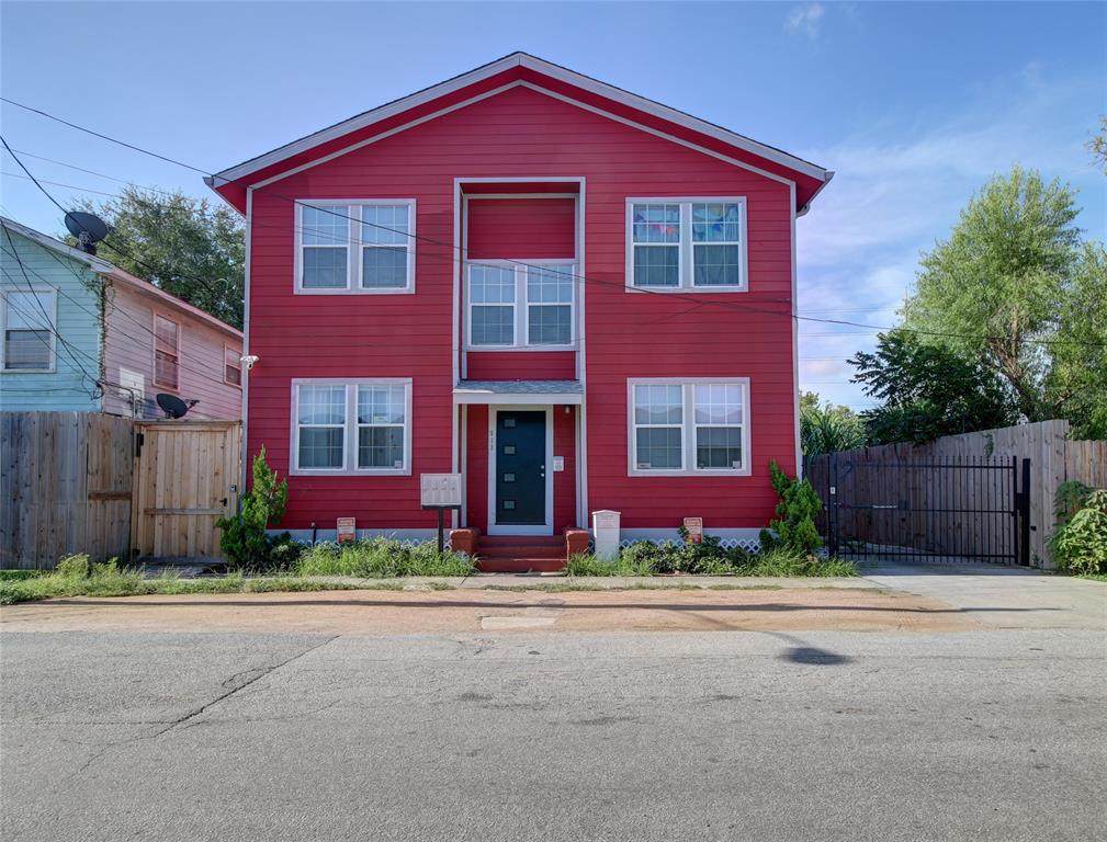 813 Fargo Street - Photo 1