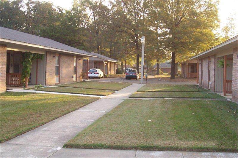 303 E Avenue - Photo 1