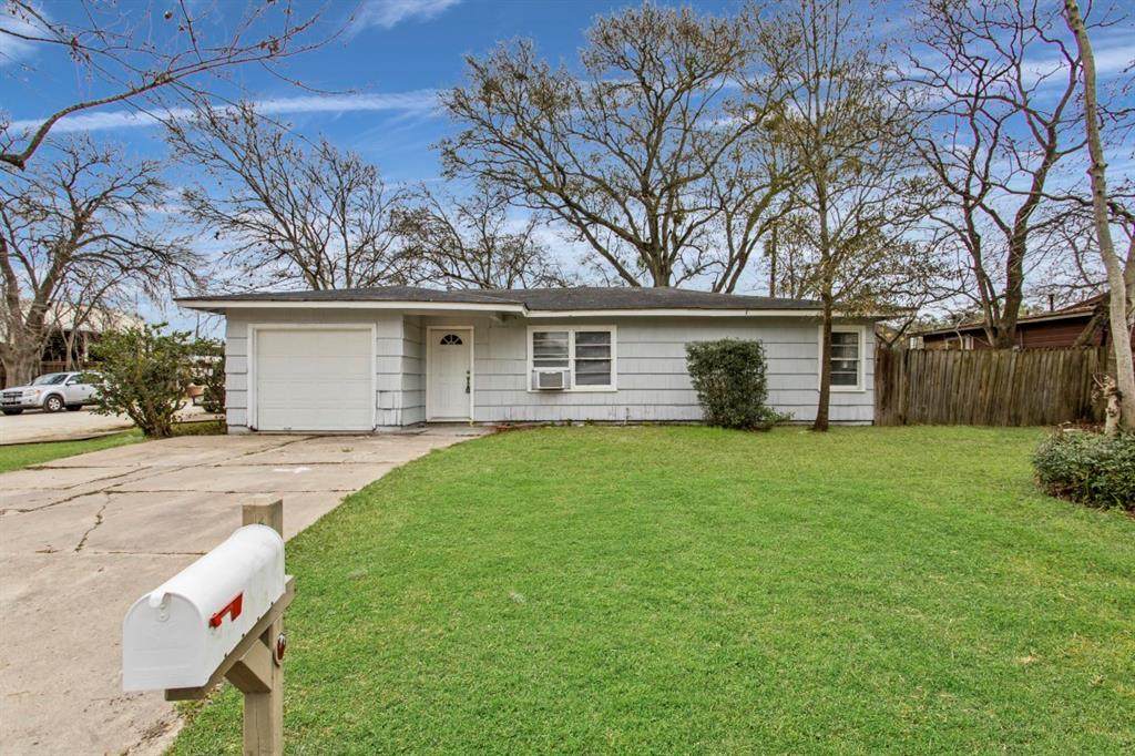 101 Saunders Street - Photo 1