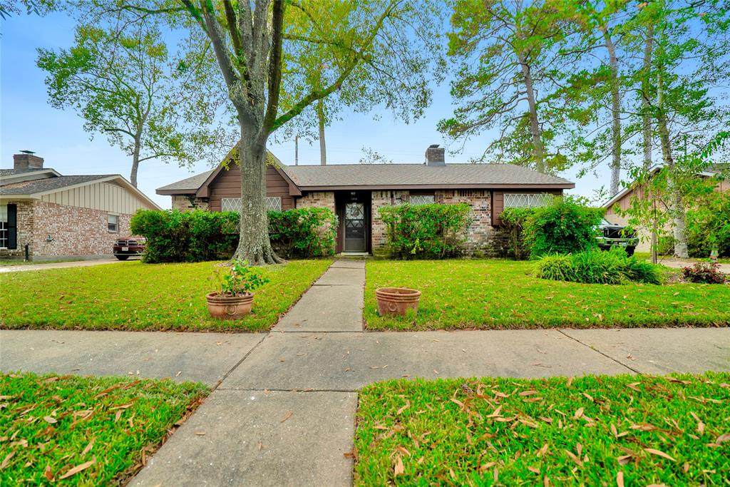 1906 Cobble Creek Drive - Photo 1