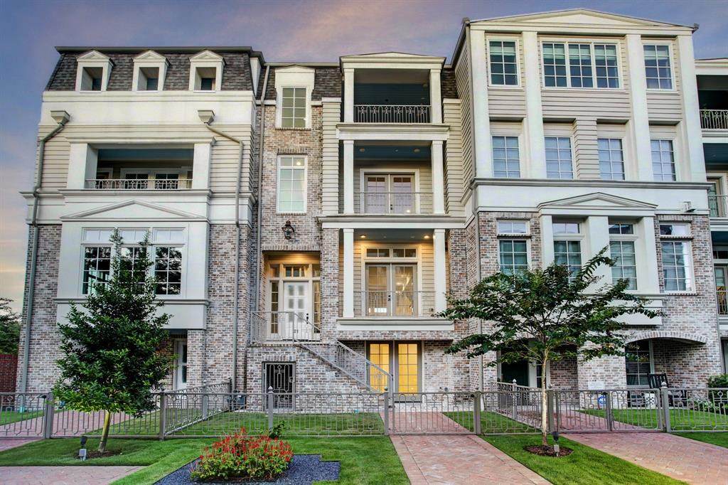 21 Crain Square Boulevard - Photo 1