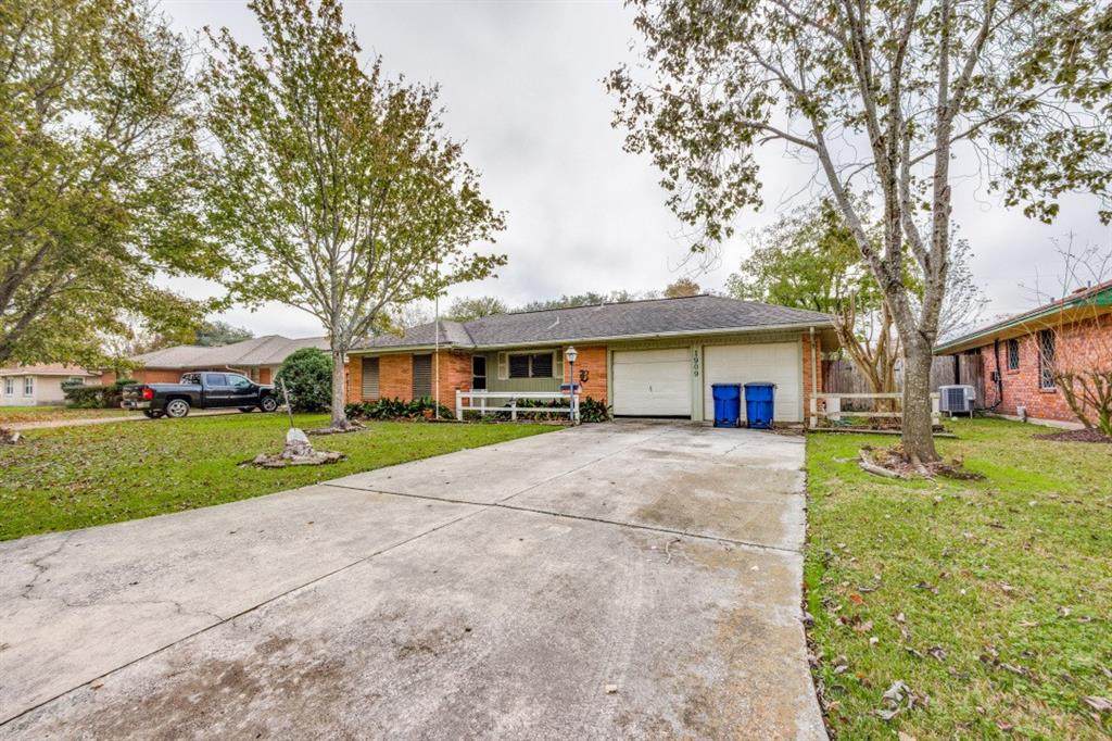 1909 17th Avenue - Photo 1