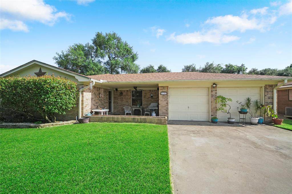 2813 6th Ave N - Photo 1
