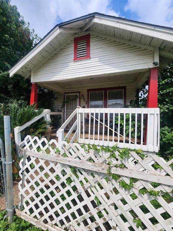 332 Pennsylvania Street - Photo 1