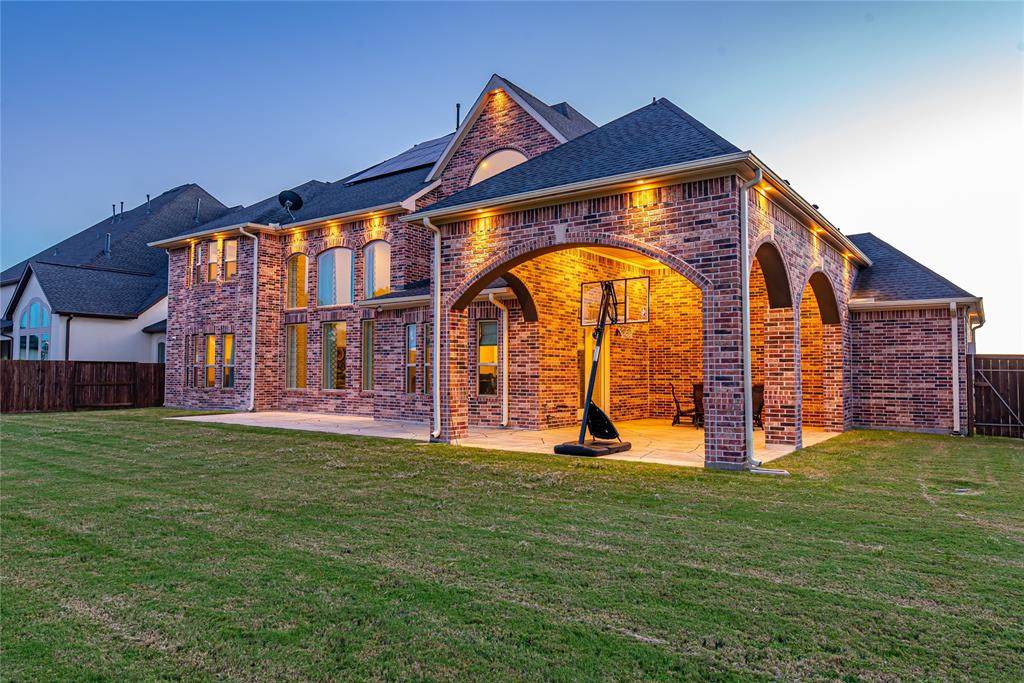 2310 Legends Way - Photo 1
