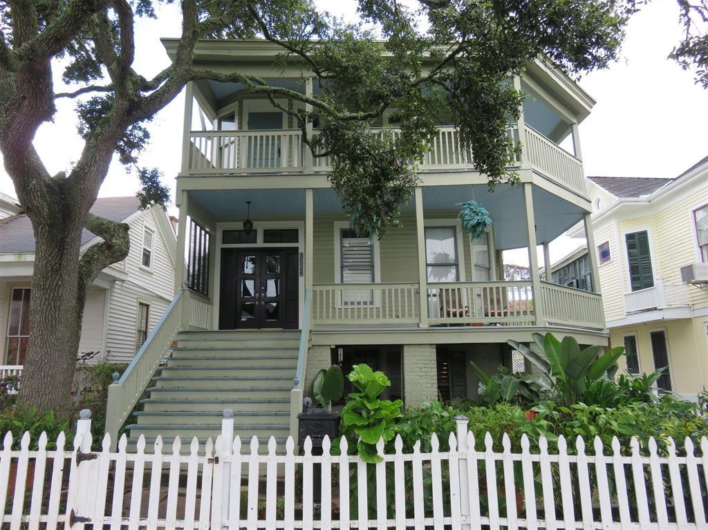 3524 Avenue O - Photo 1