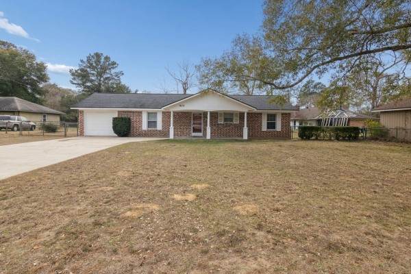 407 Holly Lane - Photo 1