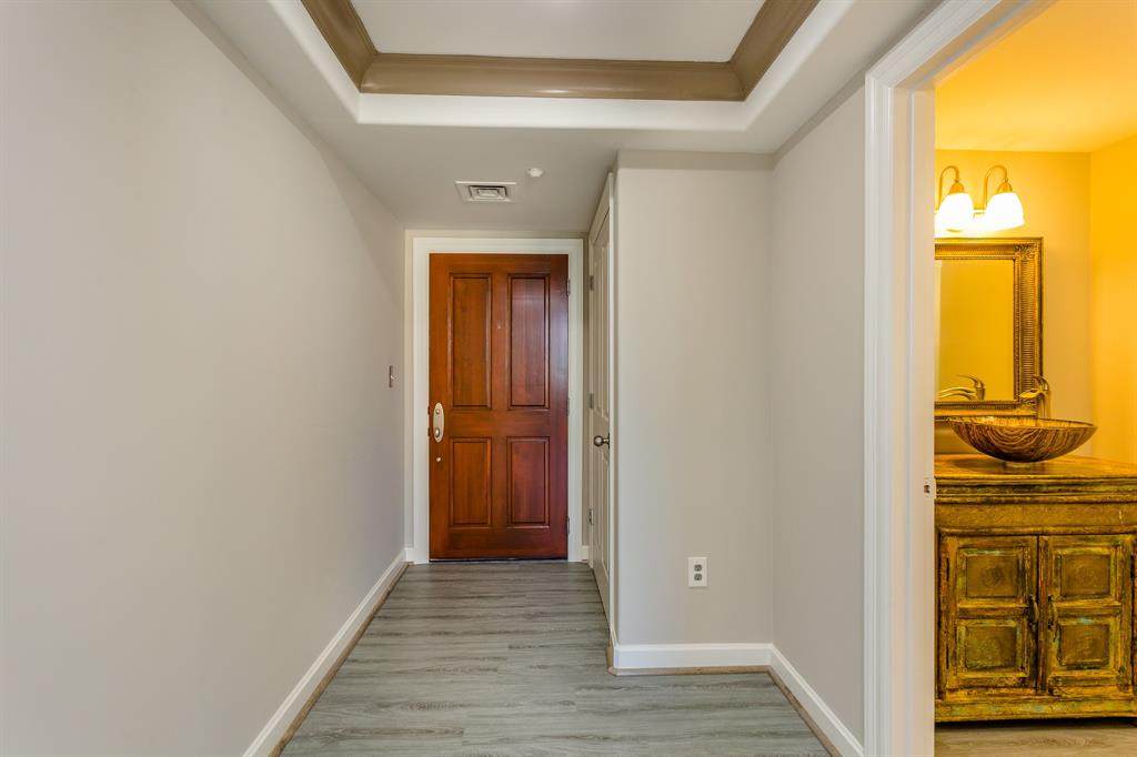 914 Main Street - Photo 1
