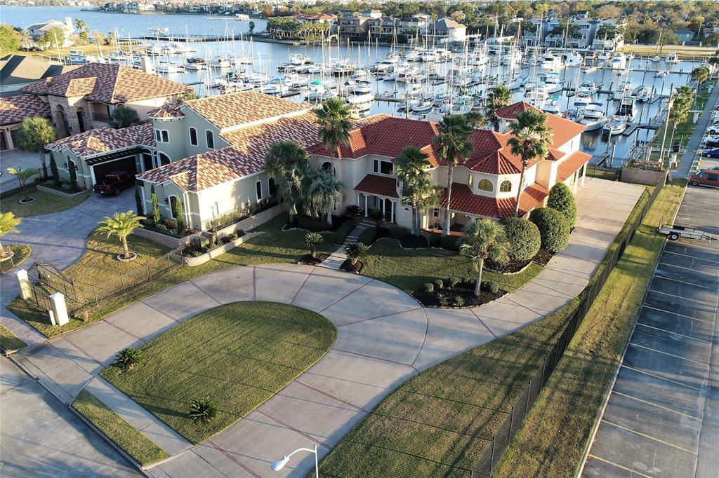 2107 Twin Oaks Boulevard - Photo 1