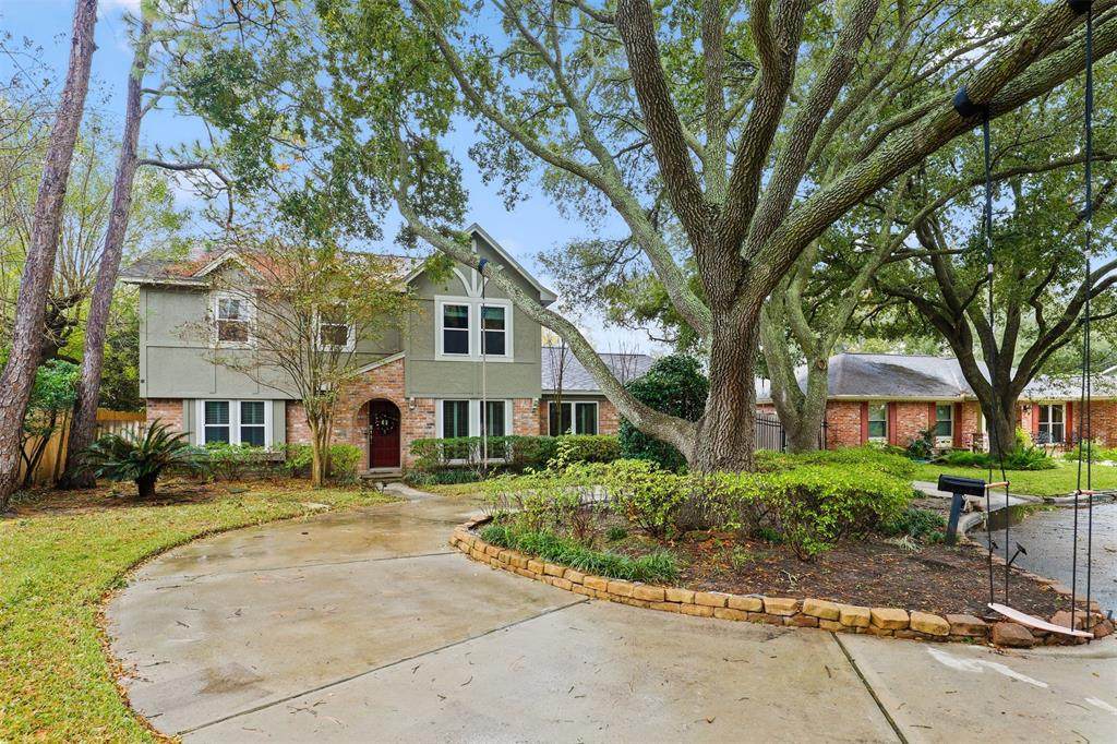 10803 Meadow Lake Lane - Photo 1
