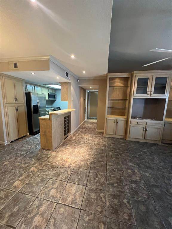 9009 Richmond Avenue - Photo 1