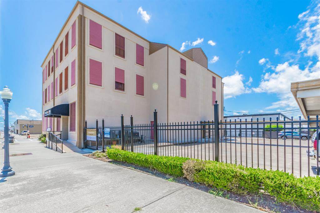 801 6th Street - Photo 1
