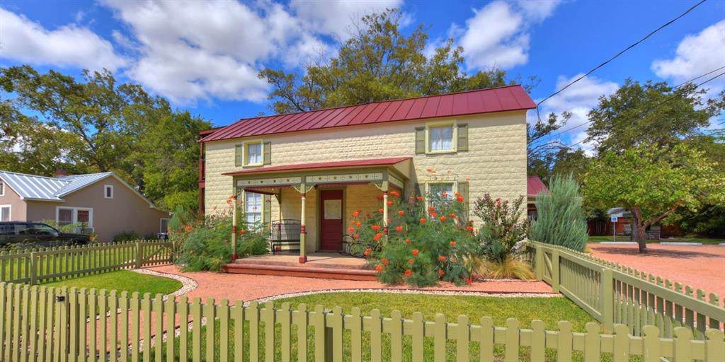 404 Milam Street - Photo 1