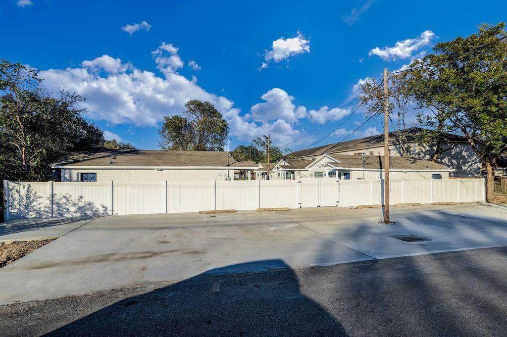 3823 Lydia Street Units 1, 2, 4, 5 Street - Photo 1