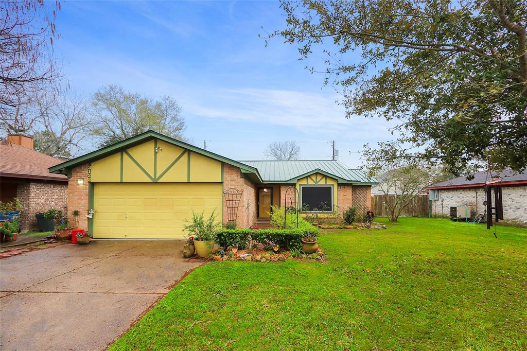 3122 Edgewood Drive - Photo 1