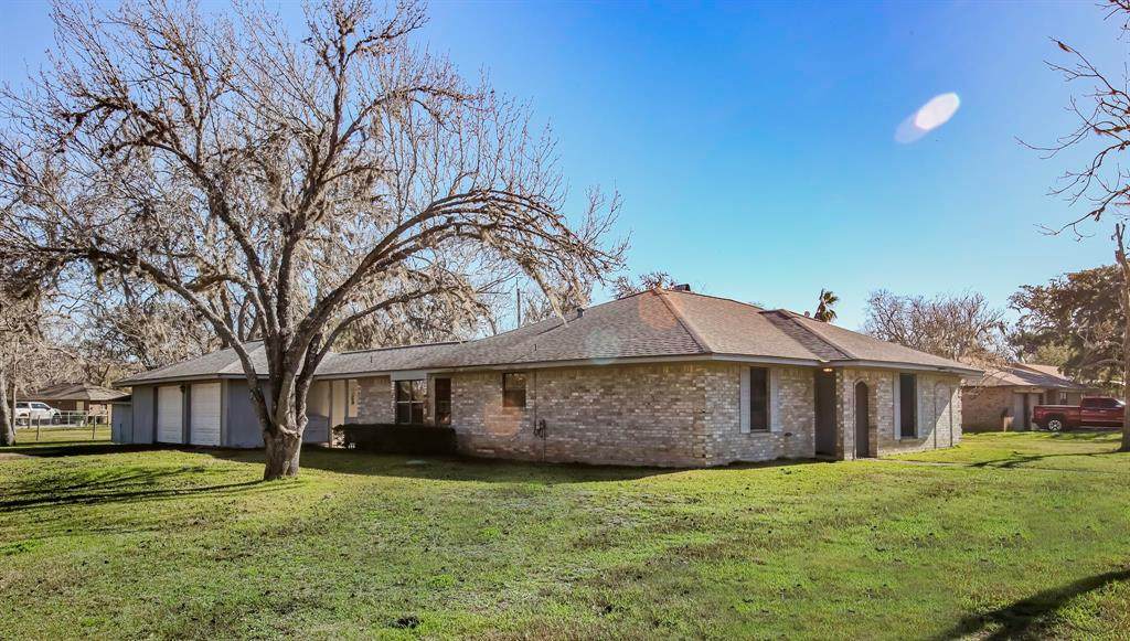 14 Sherwood Drive - Photo 1