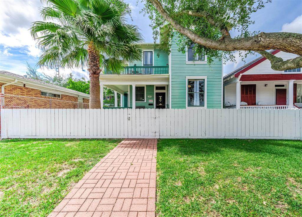 2422 Avenue M - Photo 1
