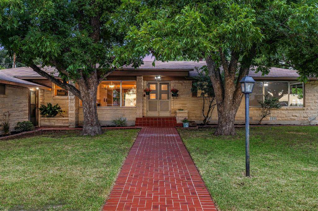 215 Mulberry Street - Photo 1