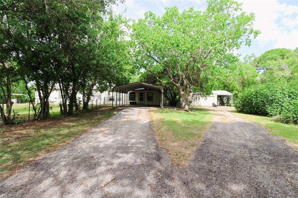 11809 County Road 458C - Photo 1