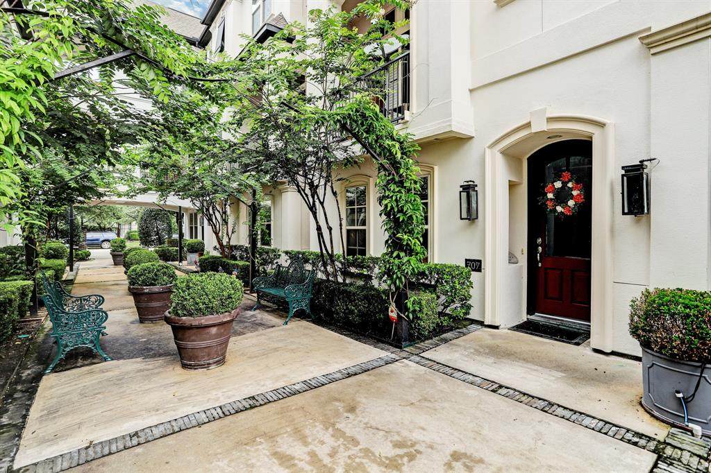 707 Live Oak Street - Photo 1