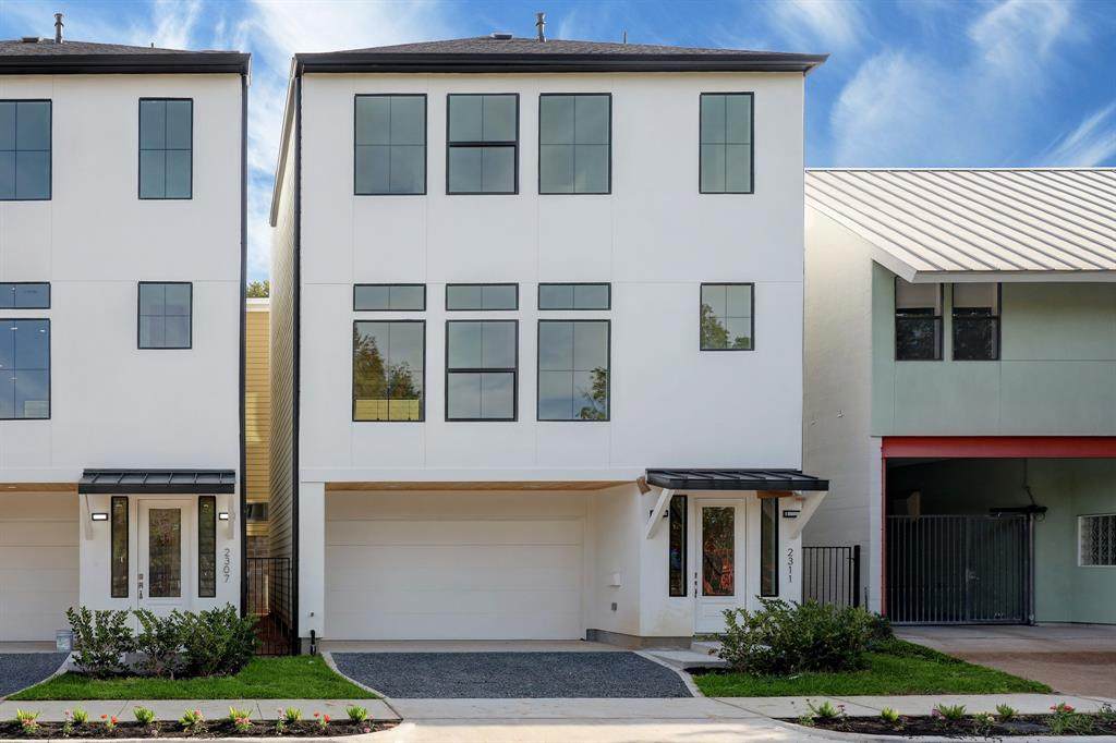2307 Yupon Street - Photo 1