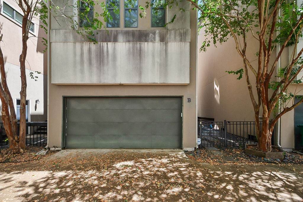 1121 17th Street - Photo 1