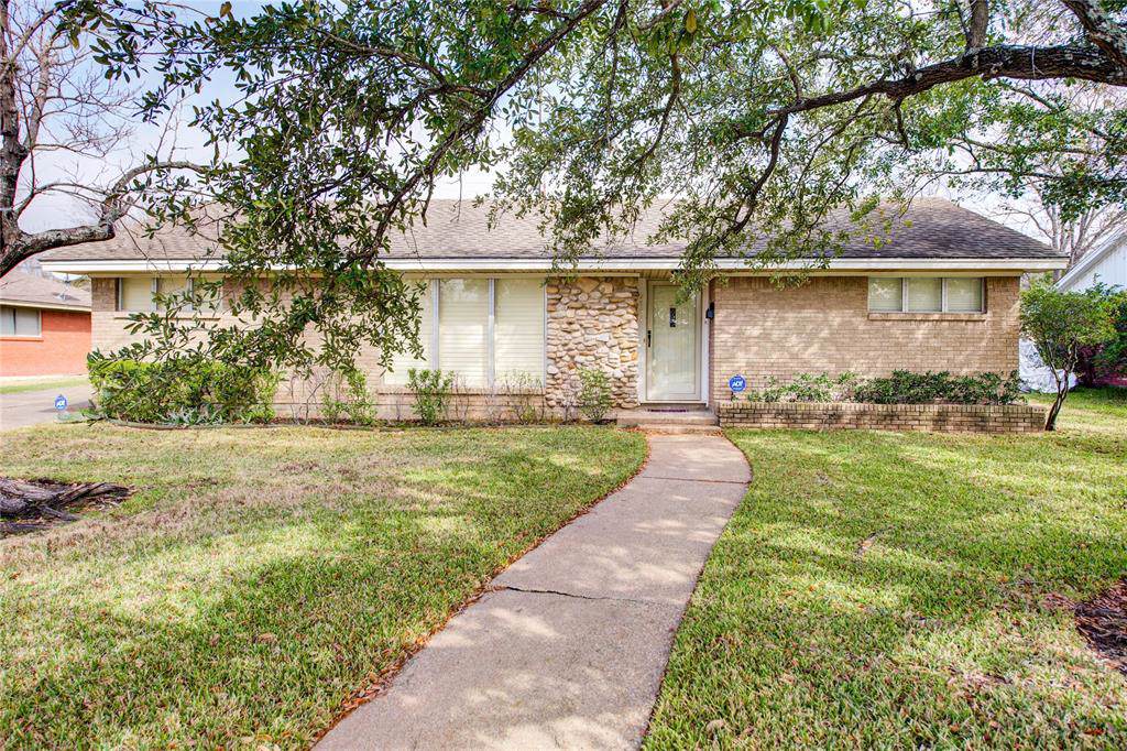 2507 Carter Creek Parkway - Photo 1