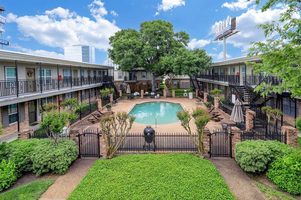 3131 Southwest Freeway E52 - Photo 1