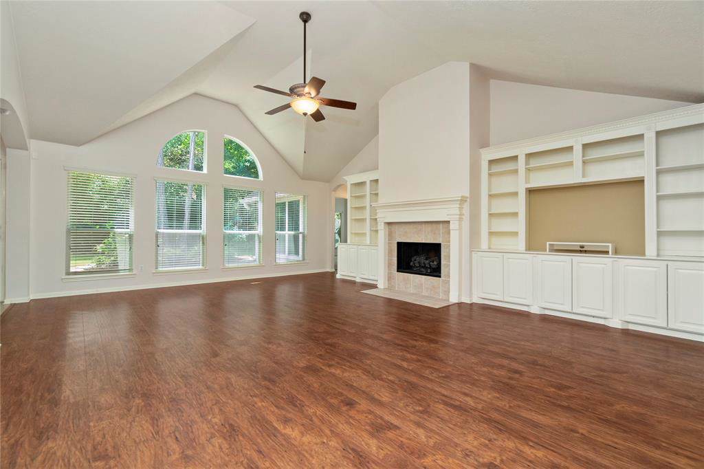 27 Hobbit Glen Drive - Photo 1