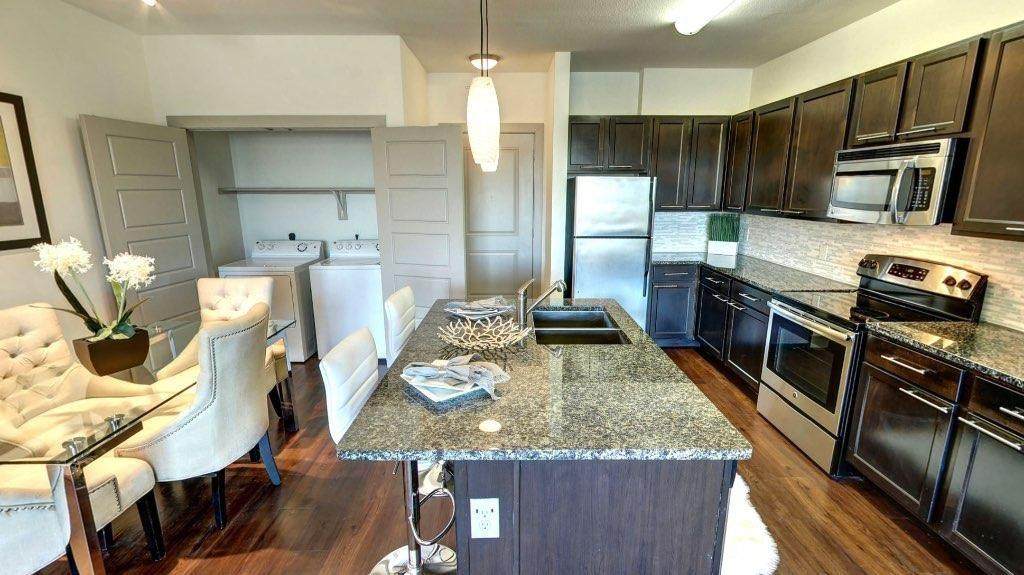 145 Heights Boulevard - Photo 1