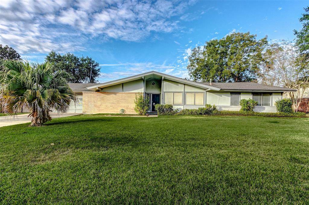 4510 Silverwood Drive - Photo 1
