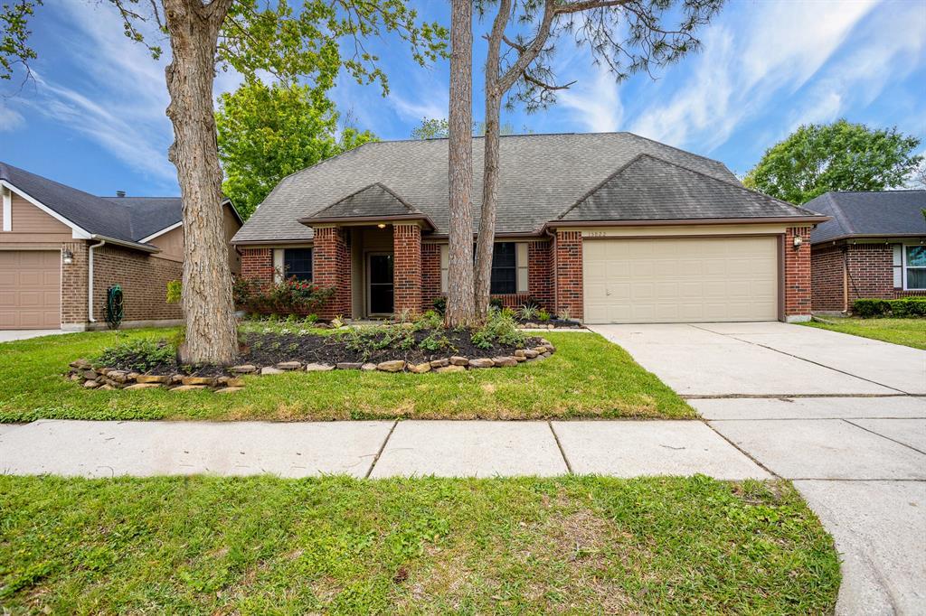 15822 Cambridge View Drive - Photo 1