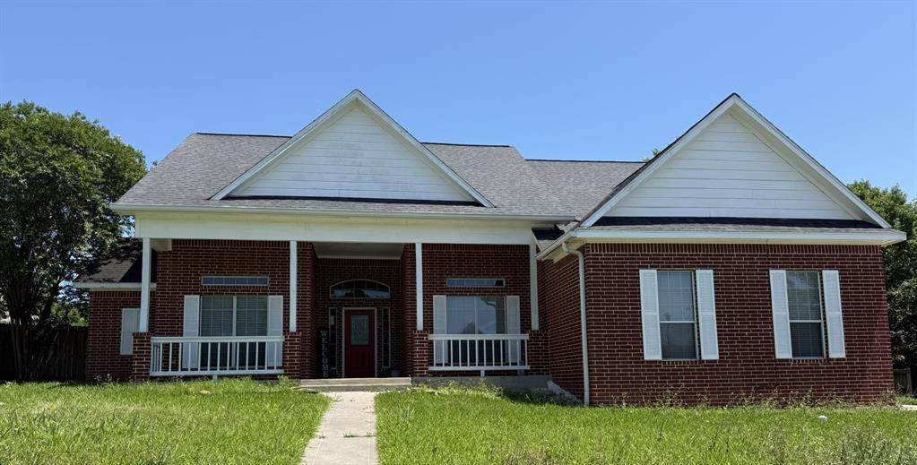 5437 Edgewater Court - Photo 1
