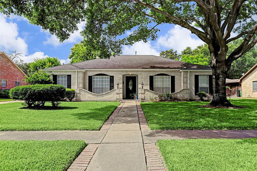 7718 Gulfton Street - Photo 1