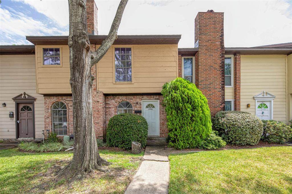 1556 Silverpines Road - Photo 1