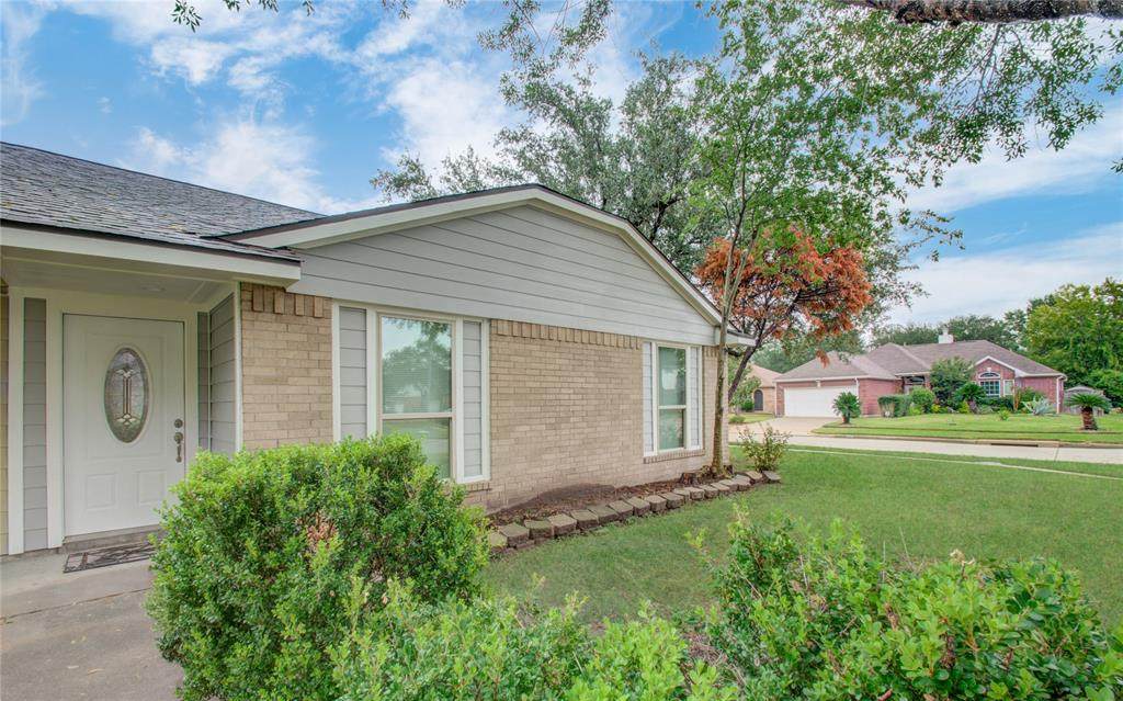 19202 Woodglen Drive - Photo 1