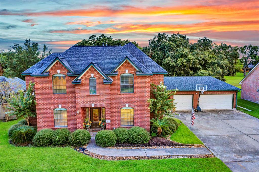 1107 Spreading Oaks Drive - Photo 1
