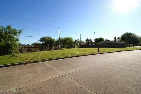 8802 Shiloh Avenue - Photo 1