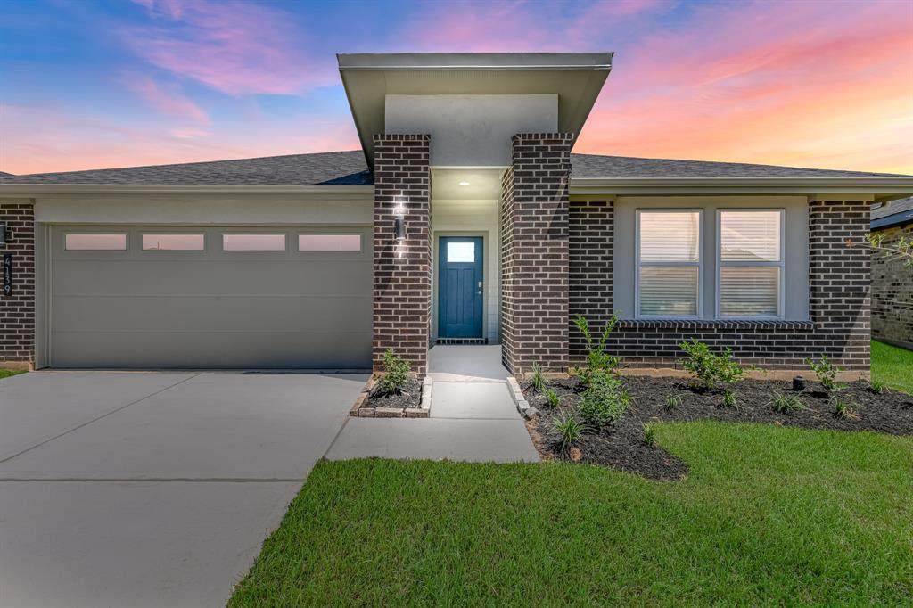 1600 Holly Trails - Photo 1