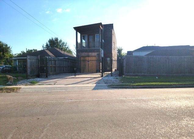 8136 Main Street - Photo 1