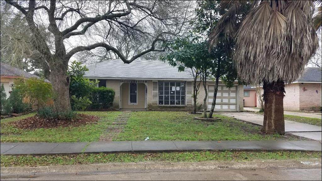 11327 Evesborough Drive - Photo 1