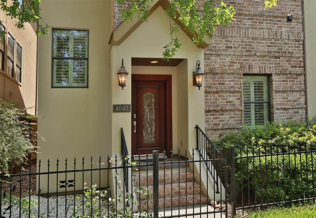 4043 Gramercy Street - Photo 1