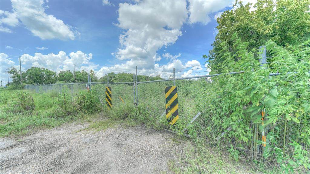2932 Manvel Road - Photo 1