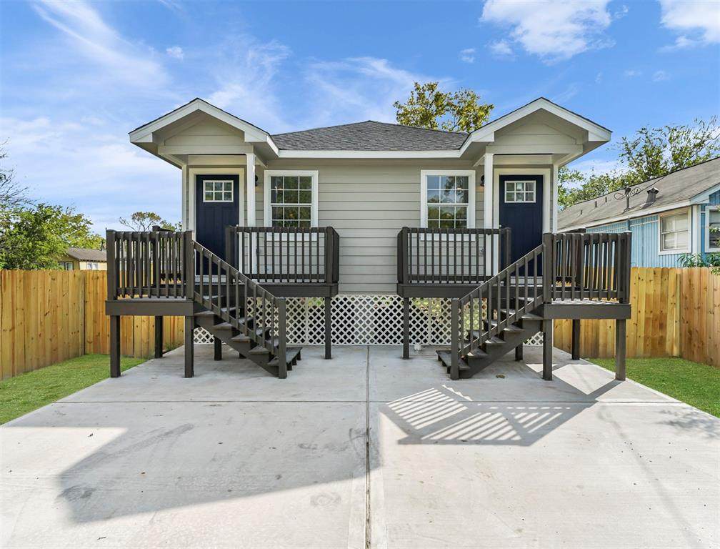 724 39th Street - Photo 1