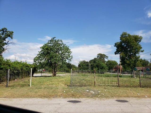 2823 Berry Road - Photo 1