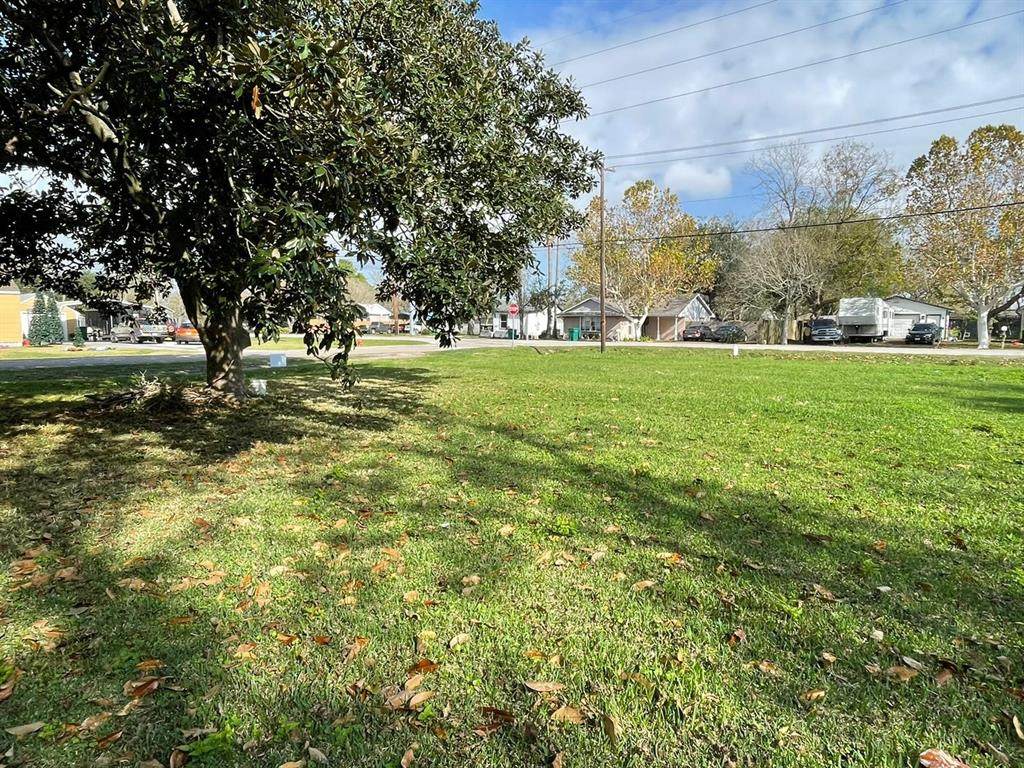 405 Grafton Street - Photo 1